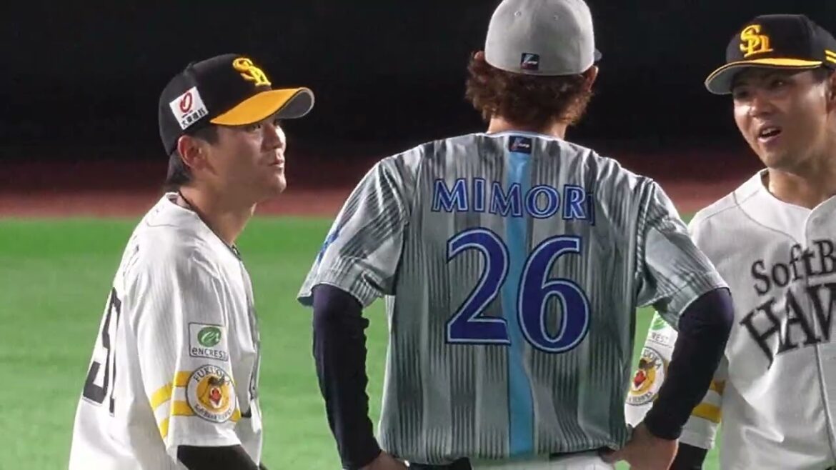 【ベイスターズで一番福岡に愛される男】①練習をする三森の元に次々とホークス選手が寄ってくる②スタメン発表で呼ばれると球場全体から拍手が沸き起こる(2025.6.14/PayPayドーム）