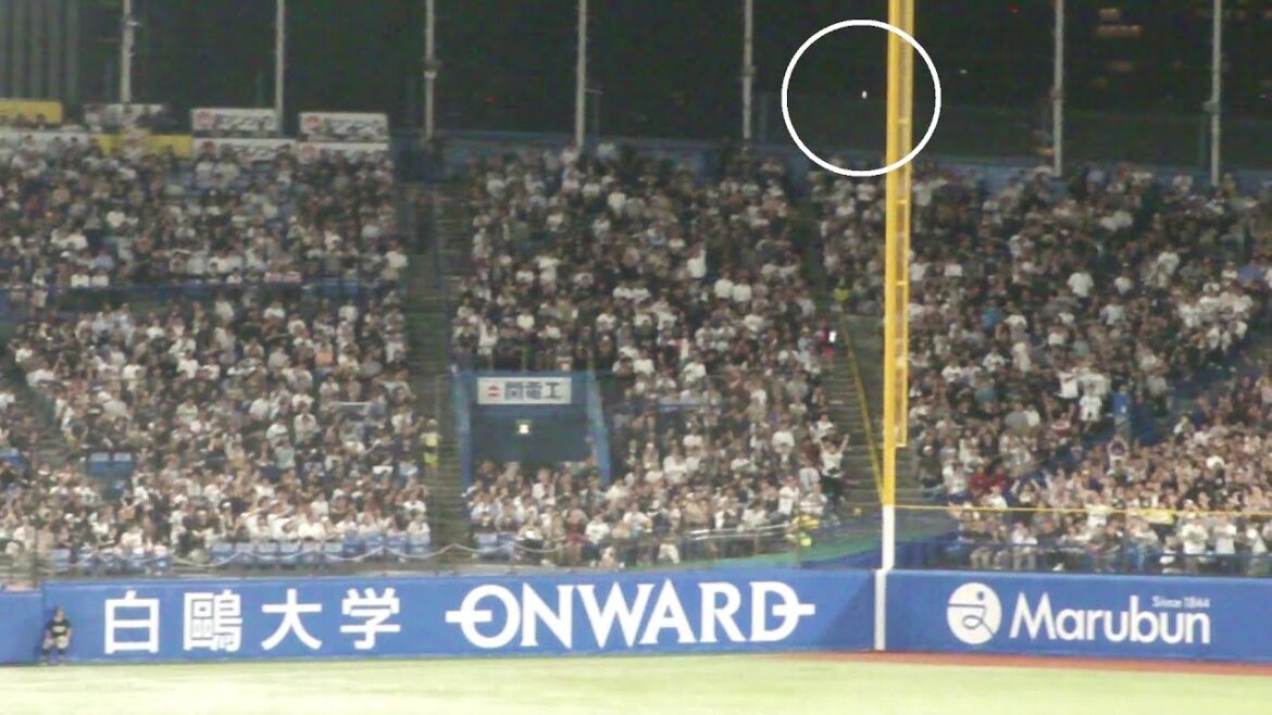 オリックス 頓宮裕真 あわやホームランの惜しい当たり フェンス直撃のツーベースヒット 　ヤクルト vs オリックス　2025年6月20日(金)　神宮球場交流戦