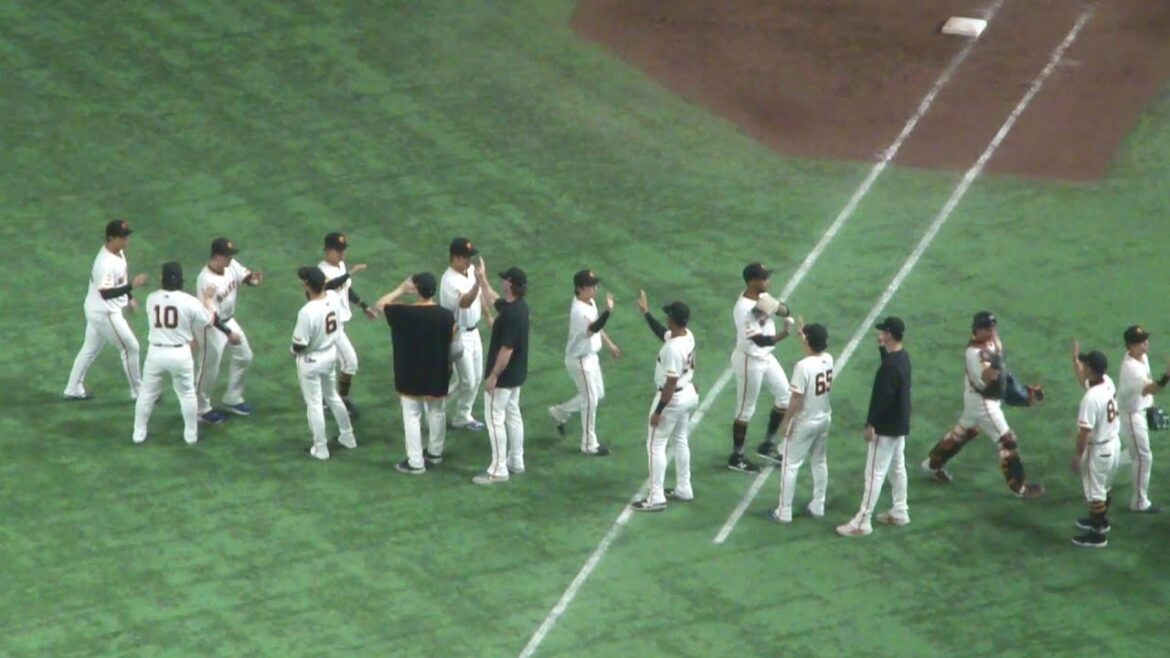 読売ジャイアンツ マルティネスが源田壮亮を空振り三振に抑え試合終了　巨人 5 - 2 西武　2025年6月21日(土) 東京ドーム