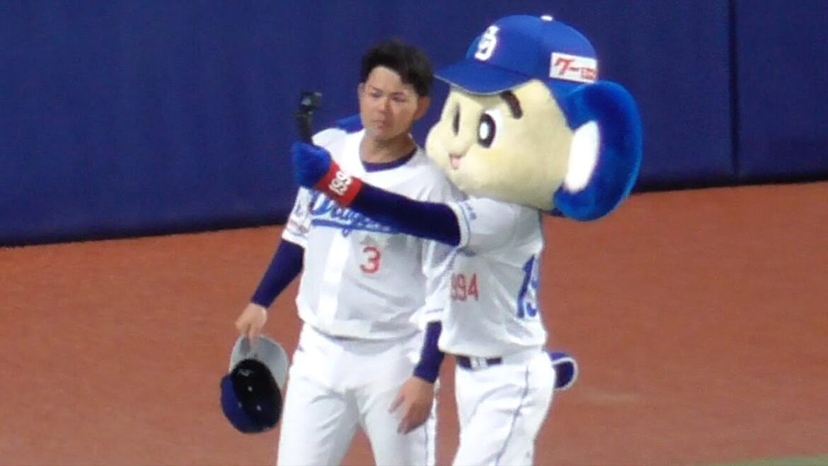 今日のヒーロー高橋周平がドアラと一緒にドーム一周　中日ドラゴンズVS阪神タイガース　2025/05/24
