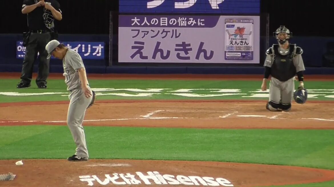 2025年6月20日交流戦 千葉ロッテ・鈴木 昭汰 投手の準備投球（ボールデッド中)