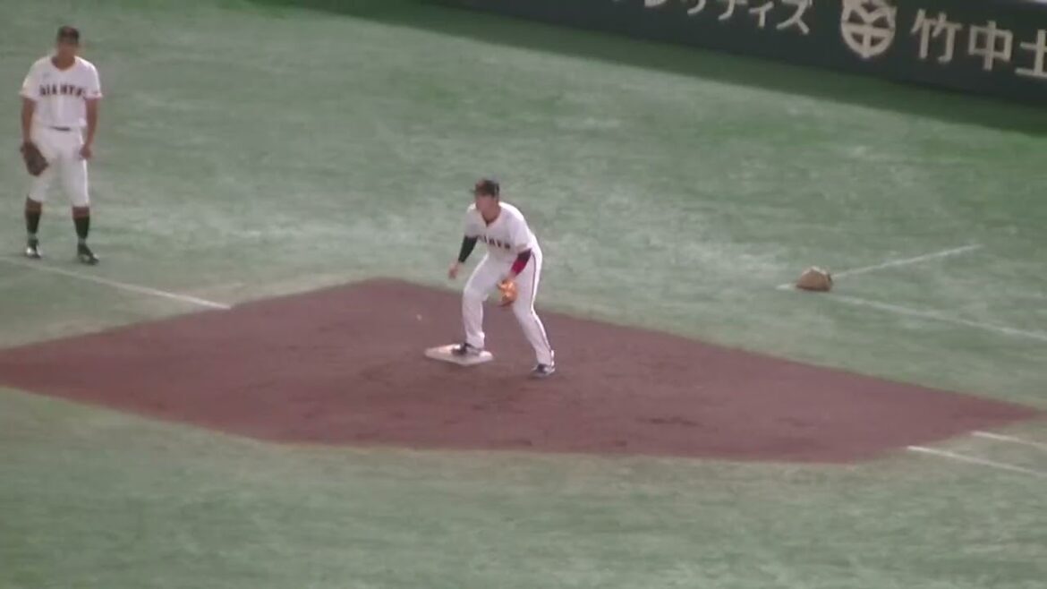 ノックを受ける増田陸や三塚琉生（読売ジャイアンツ対 西武ライオンズ 2025年6月20日）