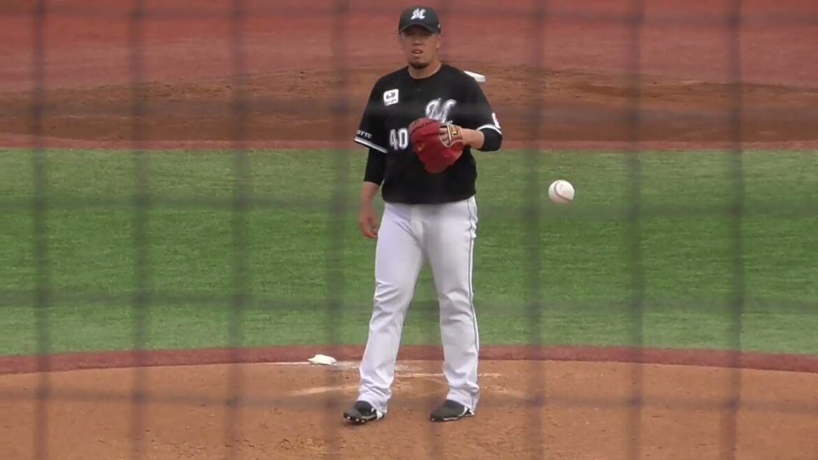 2025年6月12日 イースタンリーグ 千葉ロッテ・ 西村 天裕 投手の準備投球（ボールデッド中)