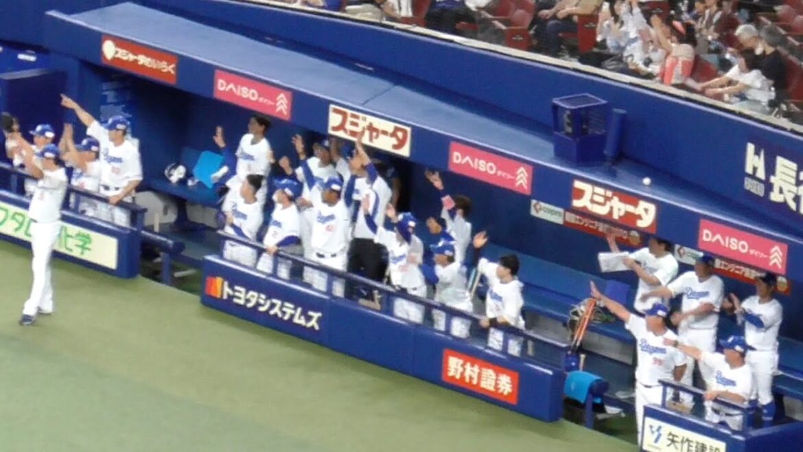 佐藤龍世の決勝タイムリーの瞬間のドラゴンズベンチ　中日ドラゴンズVS広島東洋カープ　2025/06/27