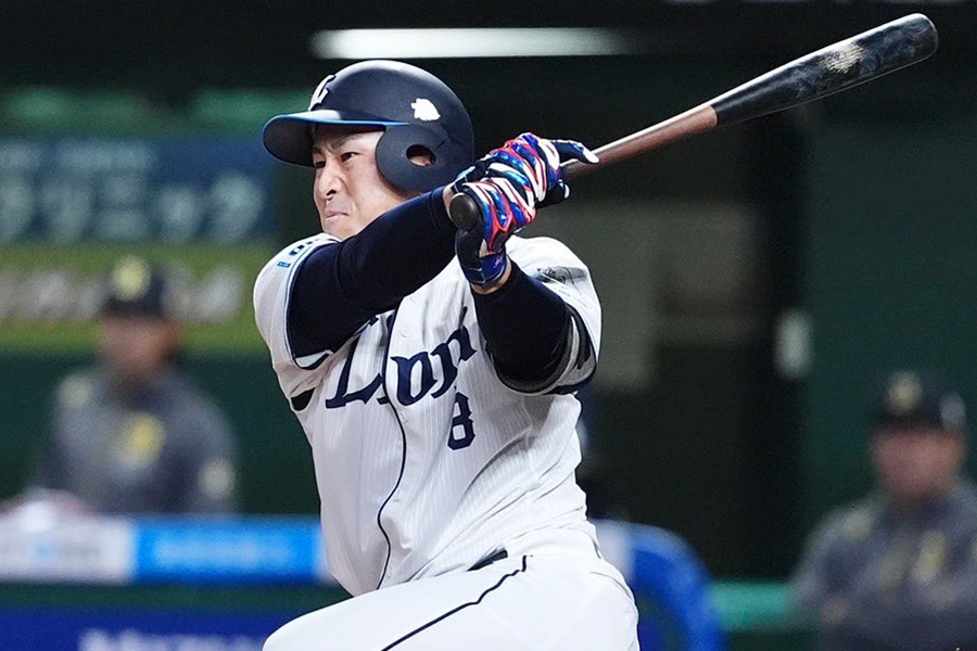 西武・渡部聖弥【写真：小林靖】