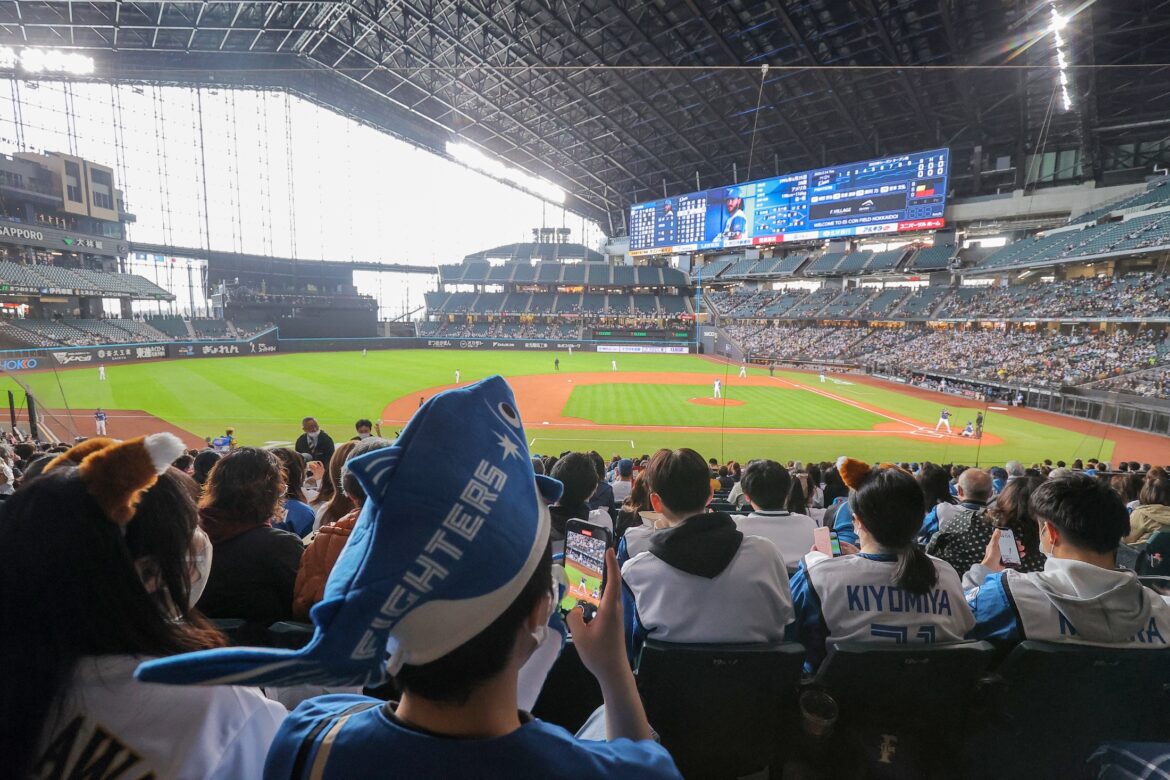 乃木坂46の3人が同時に始球式球があちこちに。「わちゃわちゃで好き」「フォームが綺麗」と話題。エスコン北海道（ハフポスト日本版） - Yahoo!ニュース - Yahoo!ニュース