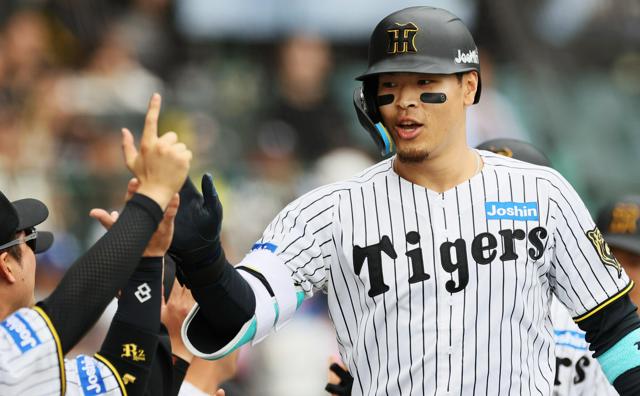 意識が変わった阪神・佐藤輝明 交流戦は1年目に6本塁打、大化けも(朝日新聞) – Yahoo!ニュース – Yahoo!ニュース 意識が変わった阪神・佐藤輝明 交流戦は1年目に6本塁打、大化けも(朝日新聞) - Yahoo!ニュース - Yahoo!ニュース