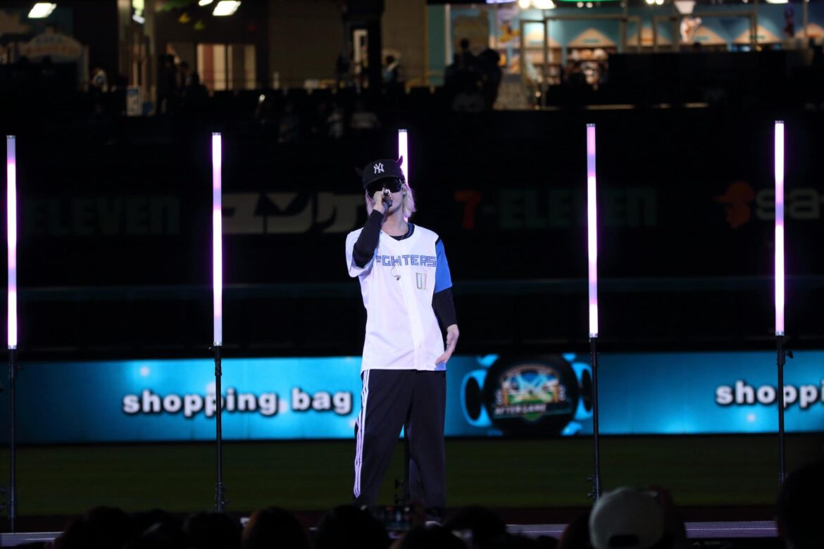 若手人気ラッパー・ピラフ星人、地元・北海道日本ハムファイターズのファーストピッチに登場 ミニライブでは数千人のファンが熱狂(ぴあ) – Yahoo!ニュース – Yahoo!ニュース 若手人気ラッパー・ピラフ星人、地元・北海道日本ハムファイターズのファーストピッチに登場 ミニライブでは数千人のファンが熱狂(ぴあ) - Yahoo!ニュース - Yahoo!ニュース