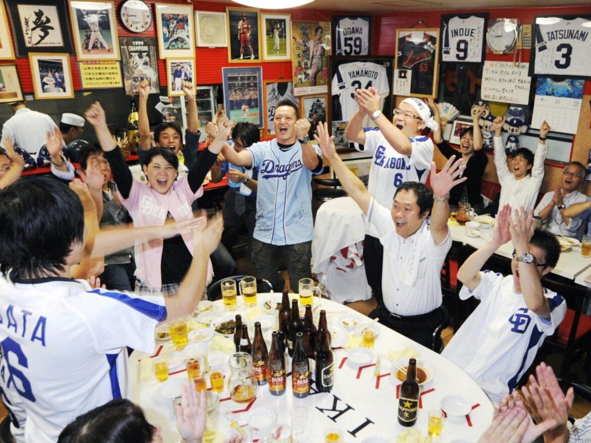 “3年連続最下位”中日ファンの本音「今日も0点。まあ、しょうがないかぁ…」中日ファン歴50年の“中華料理店”で聞いた変化「昔は他球団ファンが店内でケンカ」（Number Web） - Yahoo!ニュース - Yahoo!ニュース