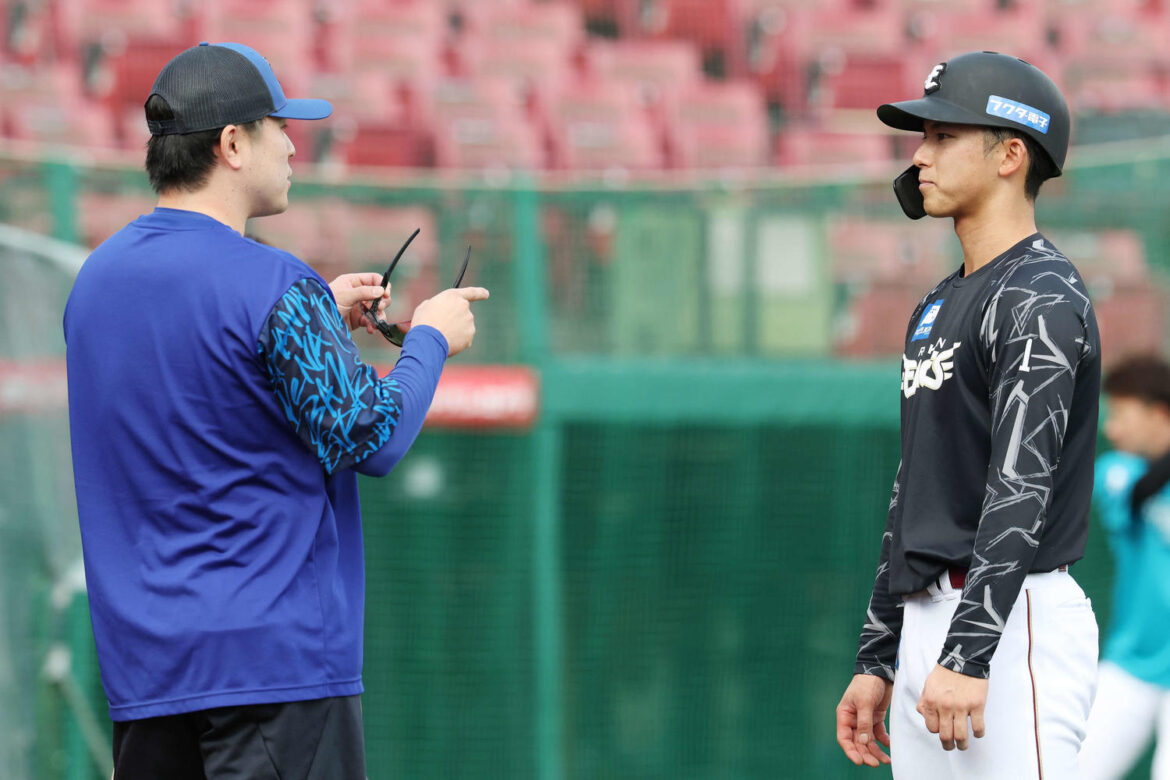 【DeNA】楽天ナインと交流 佐野恵太は広陵→明大の後輩・宗山塁と記念撮影 侍チームメートも（日刊スポーツ） - Yahoo!ニュース - Yahoo!ニュース