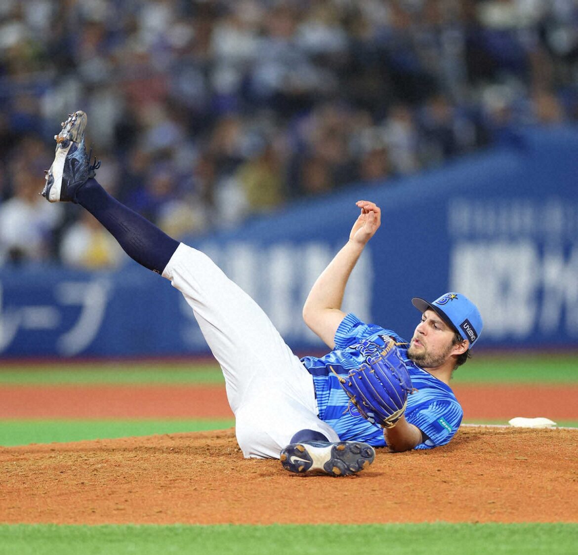 DeNAバウアーにハプニング 踏み込んだ足がズレてマウンド上で仰向けに その後は続投(スポニチアネックス) – Yahoo!ニュース – Yahoo!ニュース DeNAバウアーにハプニング 踏み込んだ足がズレてマウンド上で仰向けに その後は続投(スポニチアネックス) - Yahoo!ニュース - Yahoo!ニュース