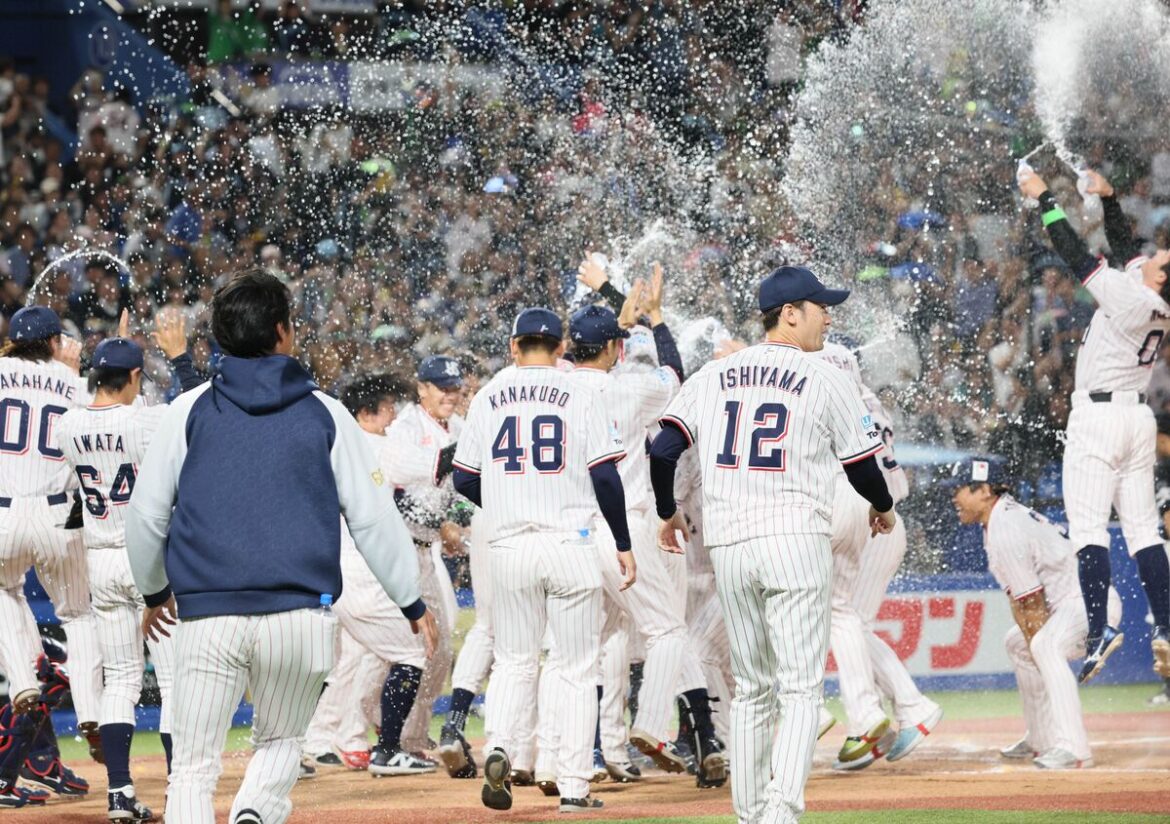 【ヤクルト】モイネロに球団ワースト１８Ｋも延長１０回サヨナラ勝ち 高津臣吾監督「昨日や今日みたいな勝ちが勢いをつけていく」（スポーツ報知） - Yahoo!ニュース - Yahoo!ニュース