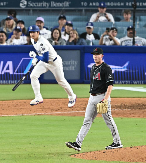 元ヤクルトのマクガフ、事実上の戦力外 ダイヤモンドバックスで精彩欠きマイナー降格したばかり – nikkansports.com 2025年5月19日、ドジャース対ダイヤモンドバックス 8回裏ドジャース1死、マクガフは大谷を二ゴロに打ち取る