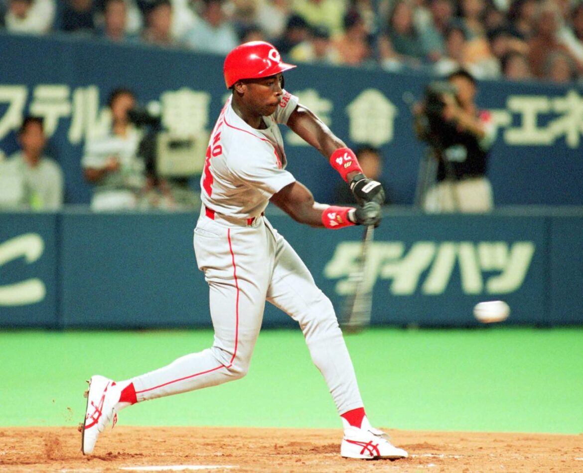 【広島】OBソリアーノ氏が電撃訪問 在籍時は2安打もメジャー通算2095安打、412本塁打 – プロ野球写真ニュース – nikkansports.com 広島時代のアルフォンソ・ソリアーノ氏(1997年撮影)