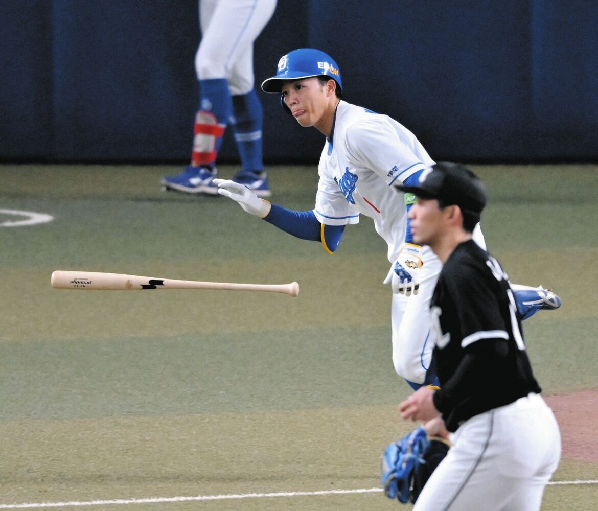 【中日】9試合ぶり「1番・中堅」岡林勇希、マルチ安打で今季65安打、セ・リーグ単独トップに立つ（中日スポーツ） - Yahoo!ニュース - Yahoo!ニュース