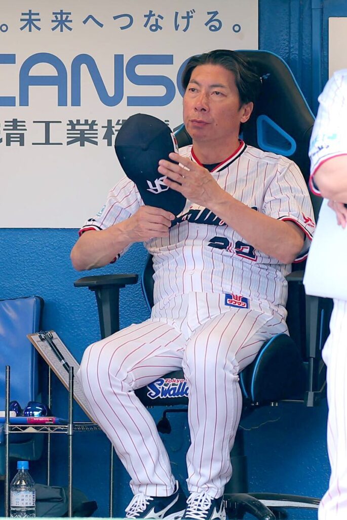 ヤクルト・高津監督、六回一挙7失点に嘆き節「（相手打線が）つながっちゃいましたね」（サンケイスポーツ） - Yahoo!ニュース - Yahoo!ニュース