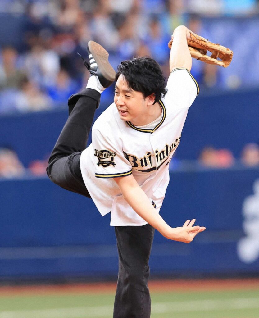 お笑いコンビ「滝音」がオリックス―DeNA戦で始球式 ワンバウンド投球の秋定「次はできれば完投を」（スポニチアネックス） - Yahoo!ニュース - Yahoo!ニュース