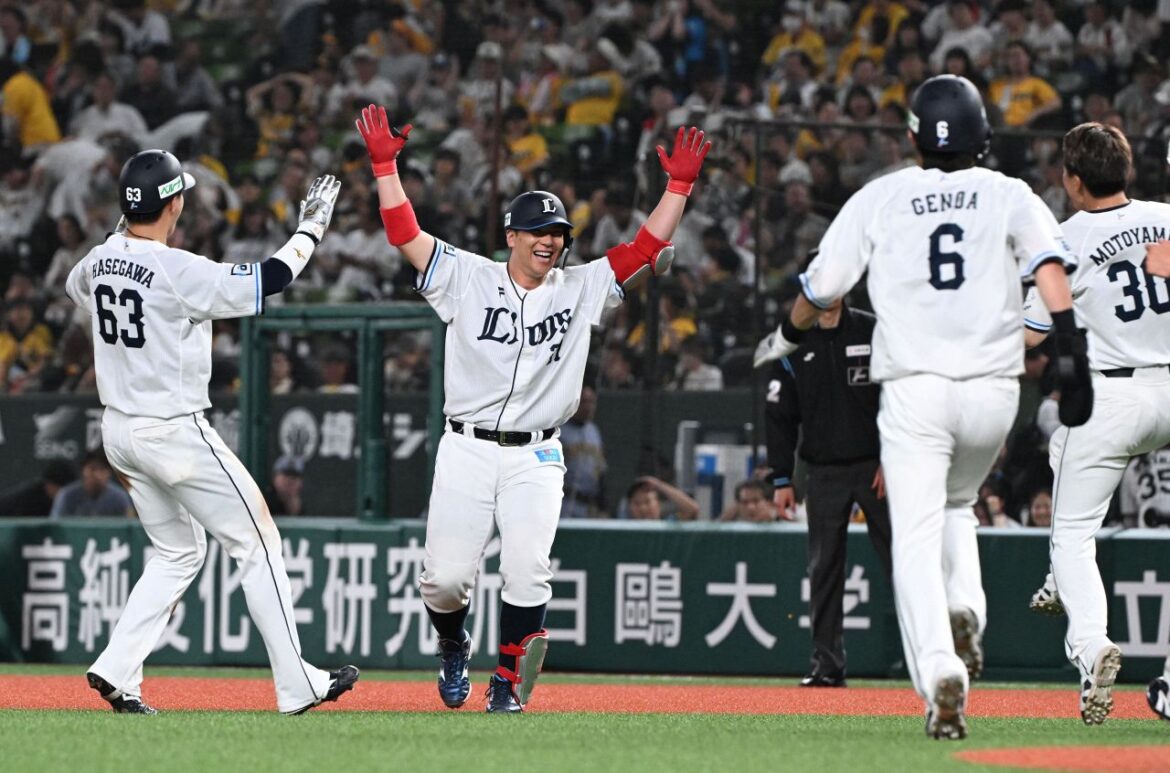 「期待はそこまで…」西武・西口文也監督がサヨナラ打の炭谷銀仁朗に〝愛あるイジリ〟と称賛（西スポWEB OTTO！） - Yahoo!ニュース - Yahoo!ニュース