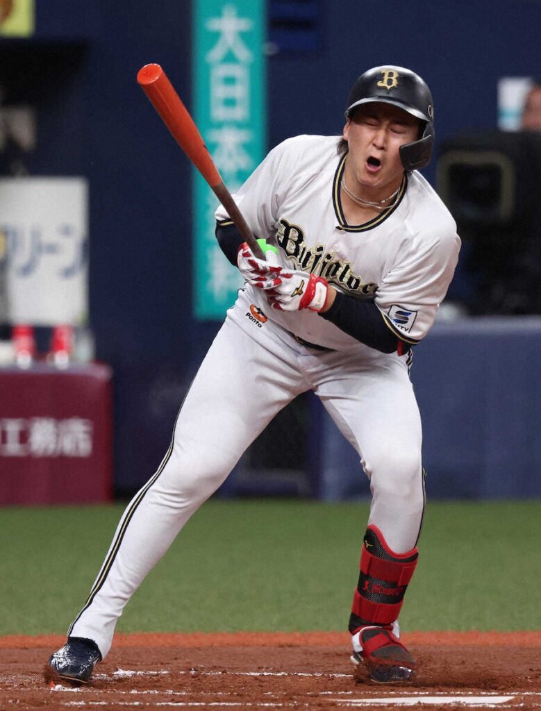 オリックス・岸田監督 死球で交代した紅林に「右手なので、大事を取って」「折れているとかはないと思う」(スポニチアネックス) – Yahoo!ニュース – Yahoo!ニュース オリックス・岸田監督 死球で交代した紅林に「右手なので、大事を取って」「折れているとかはないと思う」(スポニチアネックス) - Yahoo!ニュース - Yahoo!ニュース