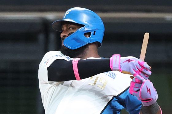 4安打4打点の爆発の裏で…ハム助っ人に”ライバル”からの助言 魚雷バットに対応できたワケ | Full-Count 4安打4打点の爆発の裏で…ハム助っ人に"ライバル"からの助言 魚雷バットに対応できたワケ | Full-Count