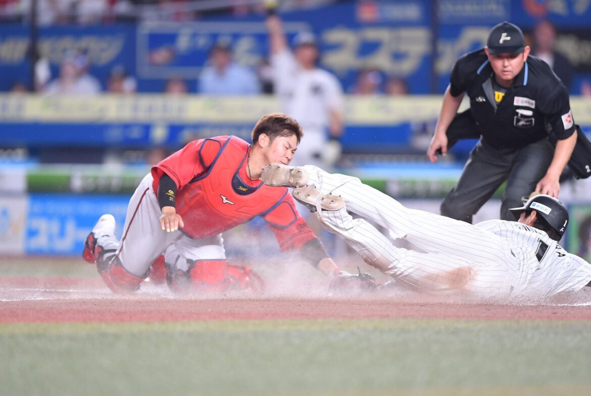 広島・新井監督「めちゃくちゃ悔しい」 ３点差追いつくも七回拙守の連続で勝ち越し許す 秋山後逸 交流戦首位タイから陥落（デイリースポーツ） - Yahoo!ニュース - Yahoo!ニュース