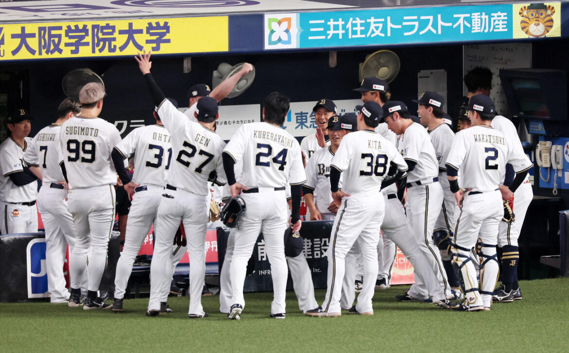 【オリックス】宗佑磨は「1番三塁」太田椋が「7番二塁」で出場 先発ドラ2寺西成騎 スタメン – プロ野球写真ニュース – nikkansports.com オリックス対巨人 試合前の円陣を組むオリックスナイン(撮影・加藤哉)