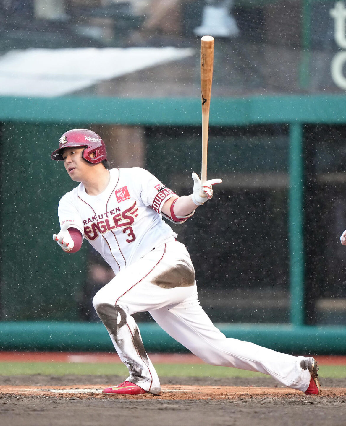 【楽天】浅村栄斗、名球会ブレザーに恥じぬ活躍「不思議な感覚でした」２安打で阪神戦６連勝貢献（日刊スポーツ） - Yahoo!ニュース - Yahoo!ニュース