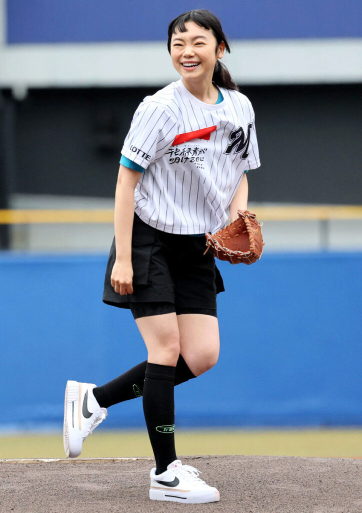 始球式に登場した古川琴音