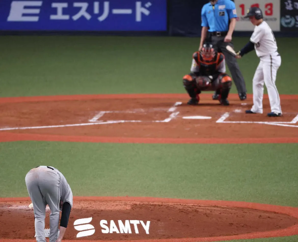 巨人グリフィンが粋な計らい　オリックスファンと大城に配慮、さりげなくスパイクを… - スポニチ Sponichi Annex 野球