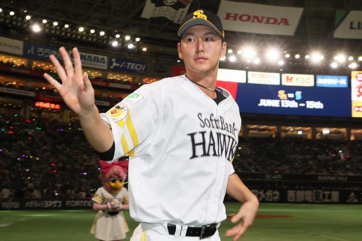 巨人から電撃トレードで加入、鷹22歳ロマン砲の勢い止まらず! 異例の3試合連続打点&お立ち台でX興奮「良いトレードになりました」「レギュラー奪い取ってほしい」(CoCoKARAnext) – Yahoo!ニュース – Yahoo!ニュース 巨人から電撃トレードで加入、鷹22歳ロマン砲の勢い止まらず! 異例の3試合連続打点&お立ち台でX興奮「良いトレードになりました」「レギュラー奪い取ってほしい」(CoCoKARAnext) - Yahoo!ニュース - Yahoo!ニュース