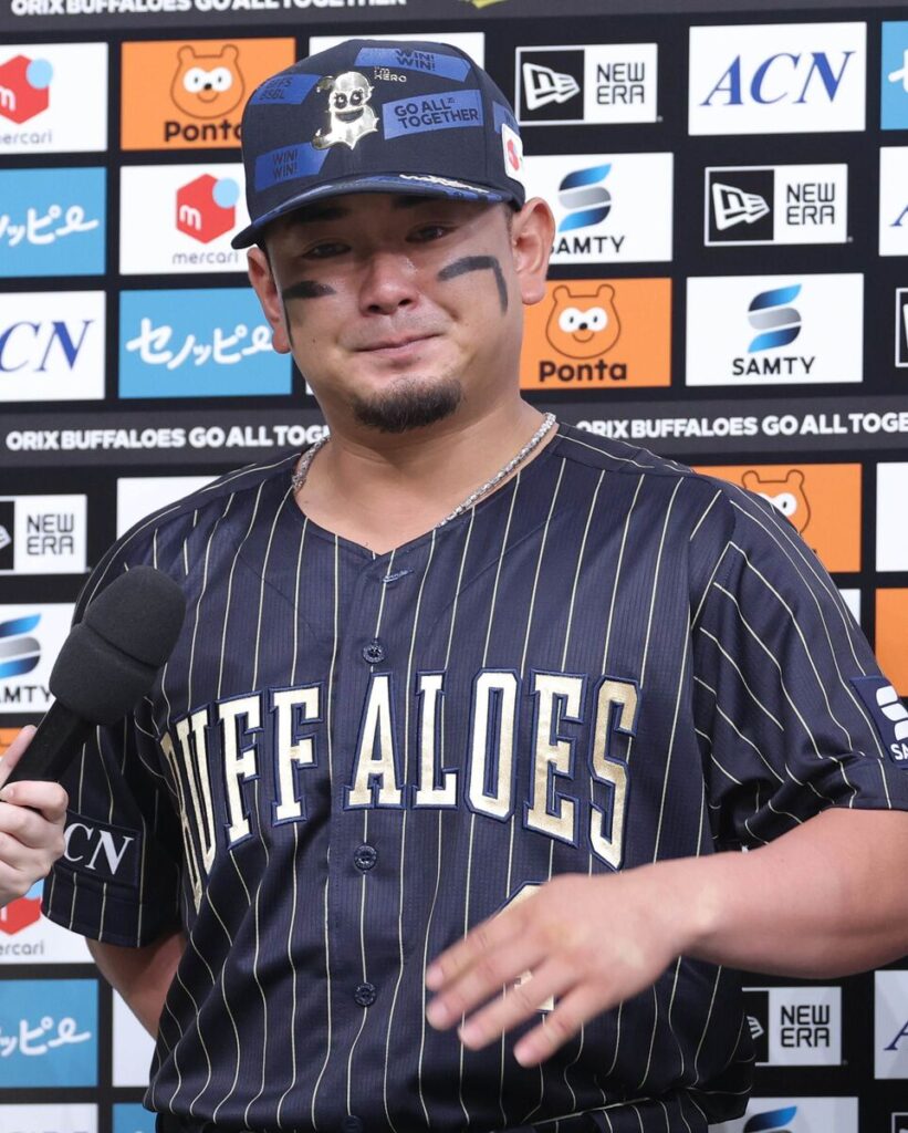 【オリックス】森友哉が涙のお立ち台で約２０秒沈黙…始球式に登場した闘病中の親友のため「最後まで負けない気持ちで頑張る」（スポーツ報知） - Yahoo!ニュース - Yahoo!ニュース