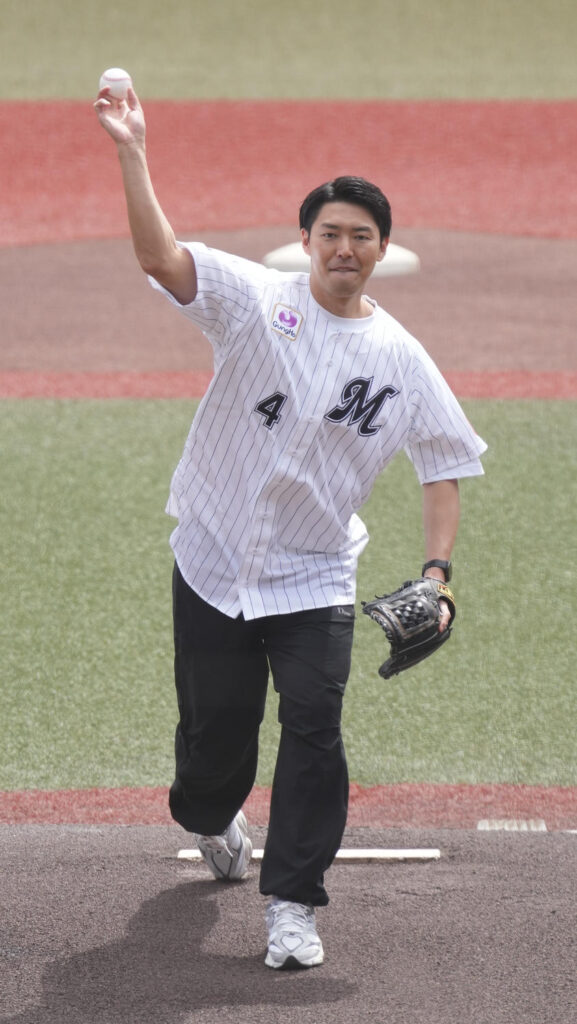 【ロッテ】地元船橋出身、B1千葉ジェッツ田代直希が始球式でノーバウンド投球を披露（日刊スポーツ） - Yahoo!ニュース - Yahoo!ニュース