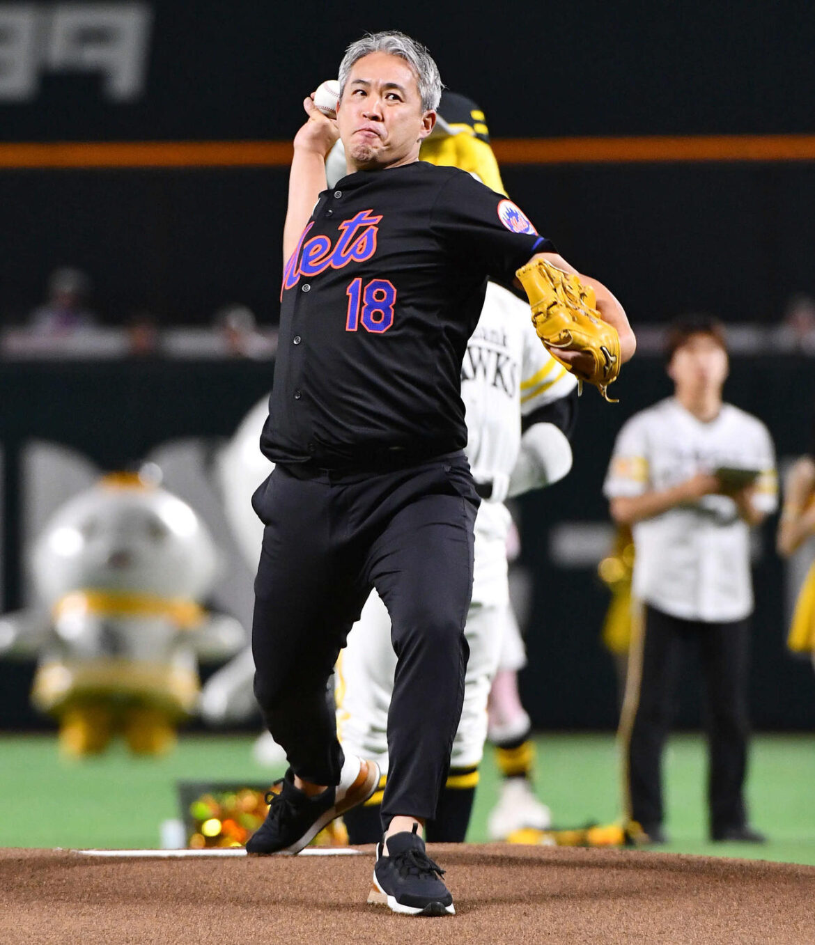 【ソフトバンク】OB五十嵐亮太氏メッツユニ姿でセレモニアルピッチ 次回は「ホークスユニで」(日刊スポーツ) – Yahoo!ニュース – Yahoo!ニュース 【ソフトバンク】OB五十嵐亮太氏メッツユニ姿でセレモニアルピッチ 次回は「ホークスユニで」(日刊スポーツ) - Yahoo!ニュース - Yahoo!ニュース