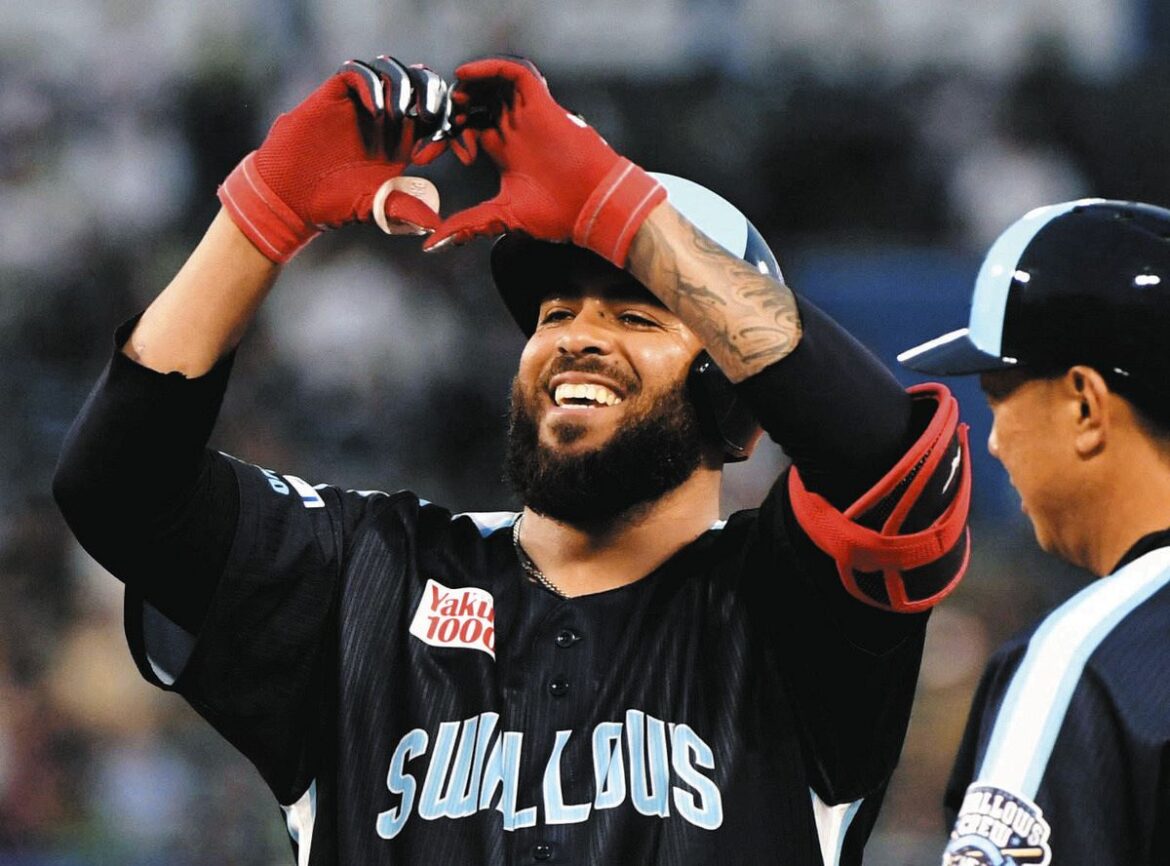 ヤクルト先発・アビラ、日米通じてのプロ初安打に大はしゃぎも高津監督辛口「バッターとの勝負にならなかった」（中日スポーツ） - Yahoo!ニュース - Yahoo!ニュース