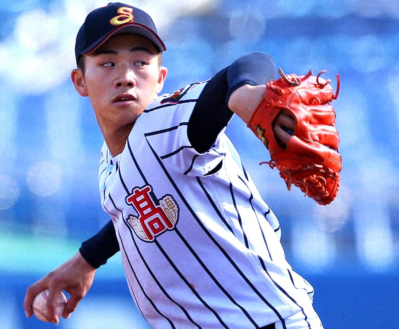 19年11月、白樺学園時代、明治神宮大会で力投