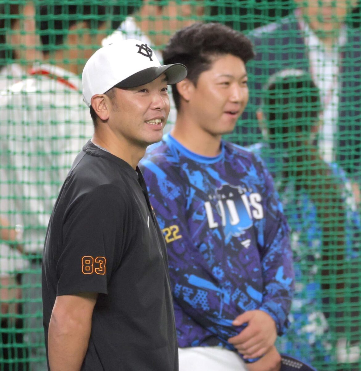 巨人・阿部監督 中大後輩、西武・古賀からあいさつ受ける 途中で巨人ＯＢ・豊田コーチ加わる（デイリースポーツ） - Yahoo!ニュース - Yahoo!ニュース