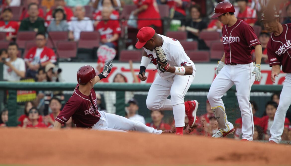 審判大混乱で両監督が抗議の珍事 広島・新井監督がリクエスト&抗議 場内騒然 審判の2度目の説明に楽天・三木監督も抗議(デイリースポーツ) – Yahoo!ニュース – Yahoo!ニュース 審判大混乱で両監督が抗議の珍事 広島・新井監督がリクエスト&抗議 場内騒然 審判の2度目の説明に楽天・三木監督も抗議(デイリースポーツ) - Yahoo!ニュース - Yahoo!ニュース