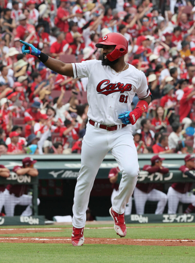 【広島】新井監督、2発ファビアンはよくバット折るけど「彼の長所」その理由とは/一問一答(日刊スポーツ) – Yahoo!ニュース – Yahoo!ニュース 【広島】新井監督、2発ファビアンはよくバット折るけど「彼の長所」その理由とは/一問一答(日刊スポーツ) - Yahoo!ニュース - Yahoo!ニュース