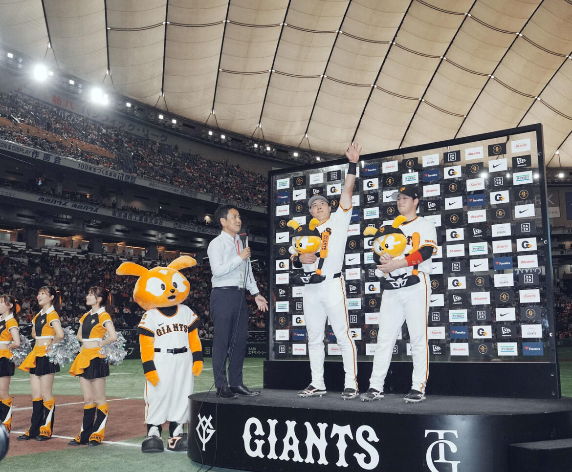 【巨人】2勝目の石川達也「お立ち台でふざけられる度胸もある」法大後輩にエール「もっと活躍を」 – プロ野球写真ニュース – nikkansports.com 巨人対西武 初のお立ち台に上がった巨人岡田(中央)はファンの大声援に応える(撮影・たえ見朱実)
