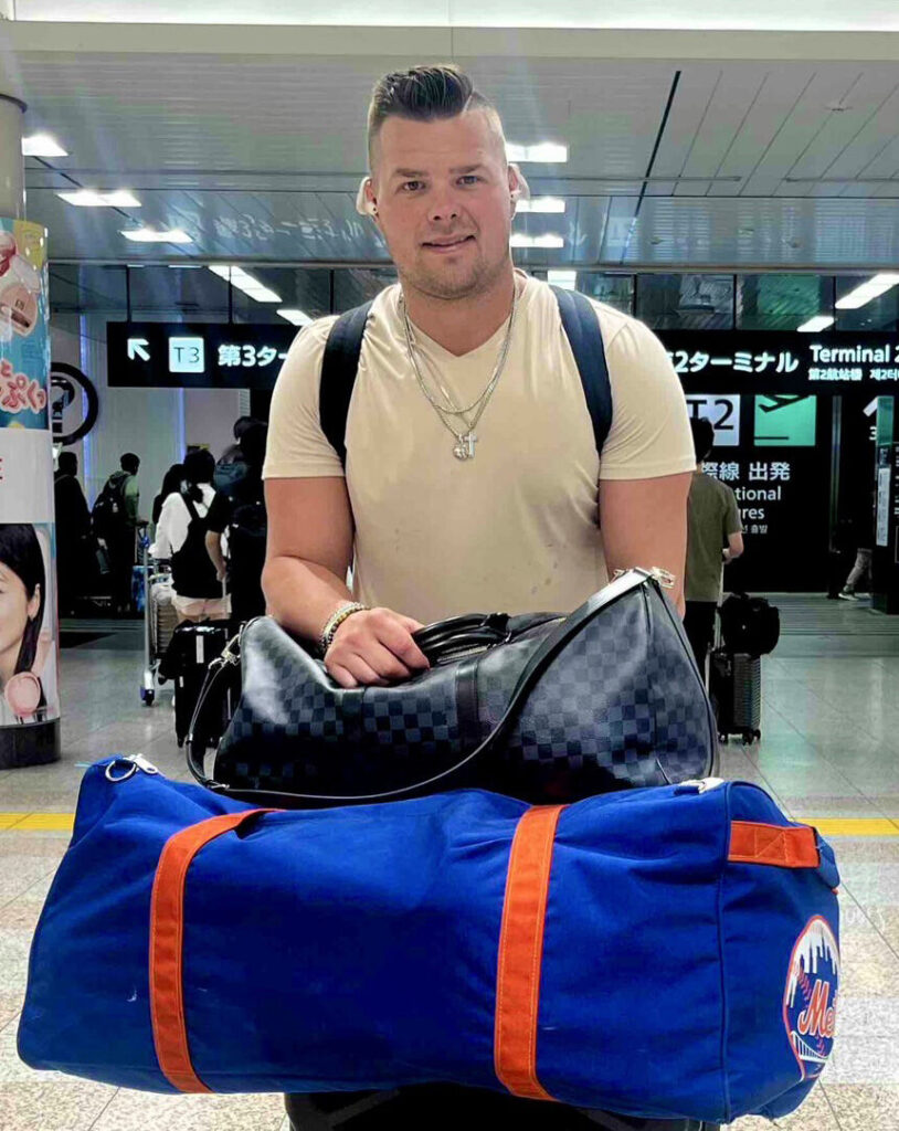 【楽天】２０年ア・リーグ本塁打王のルーク・ボイトが来日 「とてもエキサイトしている」（スポーツ報知） - Yahoo!ニュース - Yahoo!ニュース