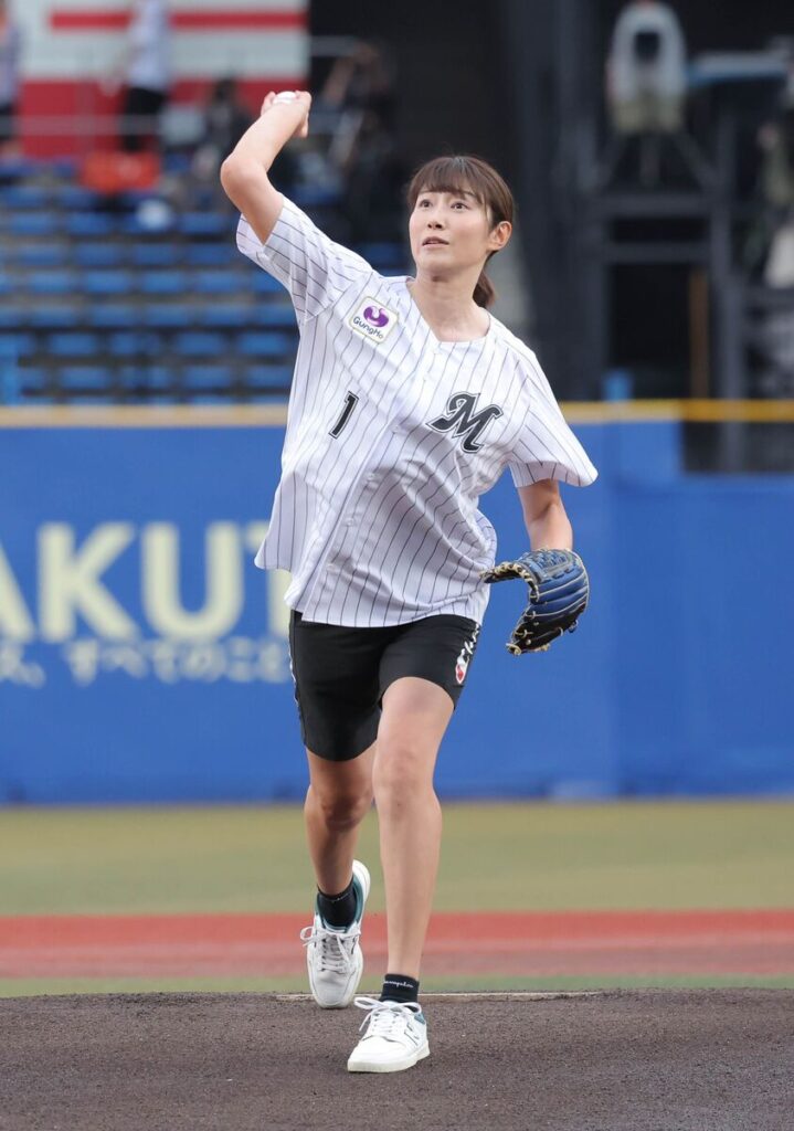 【ロッテ】元女子バレーボール日本代表の狩野舞子さんが始球式 「一応ノーバンでいけた」（スポーツ報知） - Yahoo!ニュース - Yahoo!ニュース