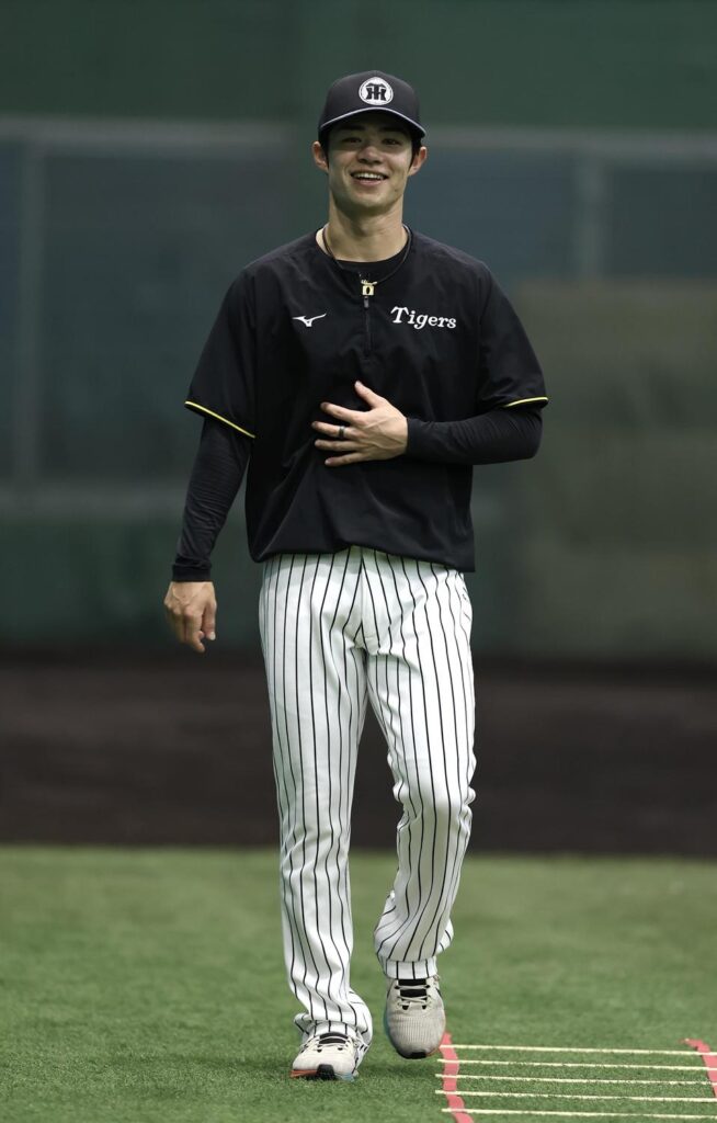 【阪神】頭部死球の中野拓夢、はつらつフルメニュー 曲芸守備も（日刊スポーツ） - Yahoo!ニュース