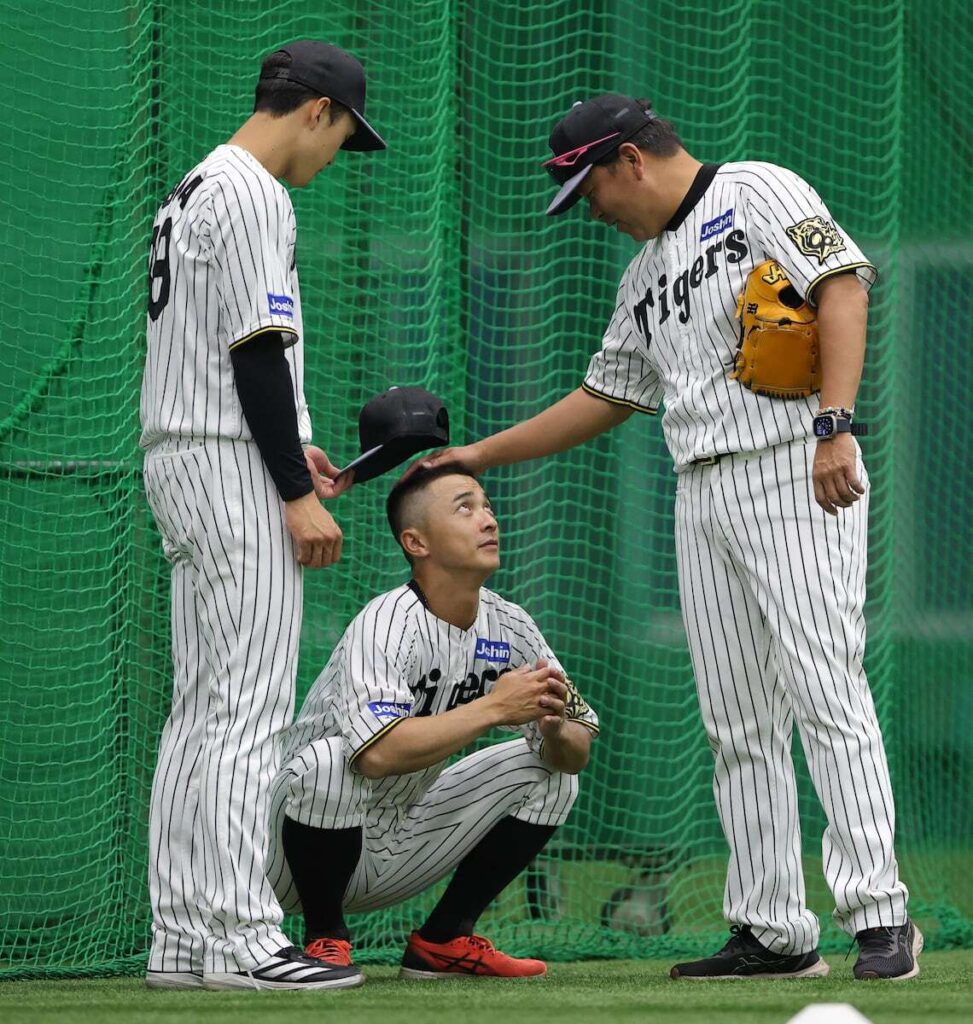 阪神、リーグ戦再開へ向け全体練習 2日連続で非公開のサインプレー確認も(サンケイスポーツ) – Yahoo!ニュース – Yahoo!ニュース 阪神、リーグ戦再開へ向け全体練習 2日連続で非公開のサインプレー確認も(サンケイスポーツ) - Yahoo!ニュース - Yahoo!ニュース