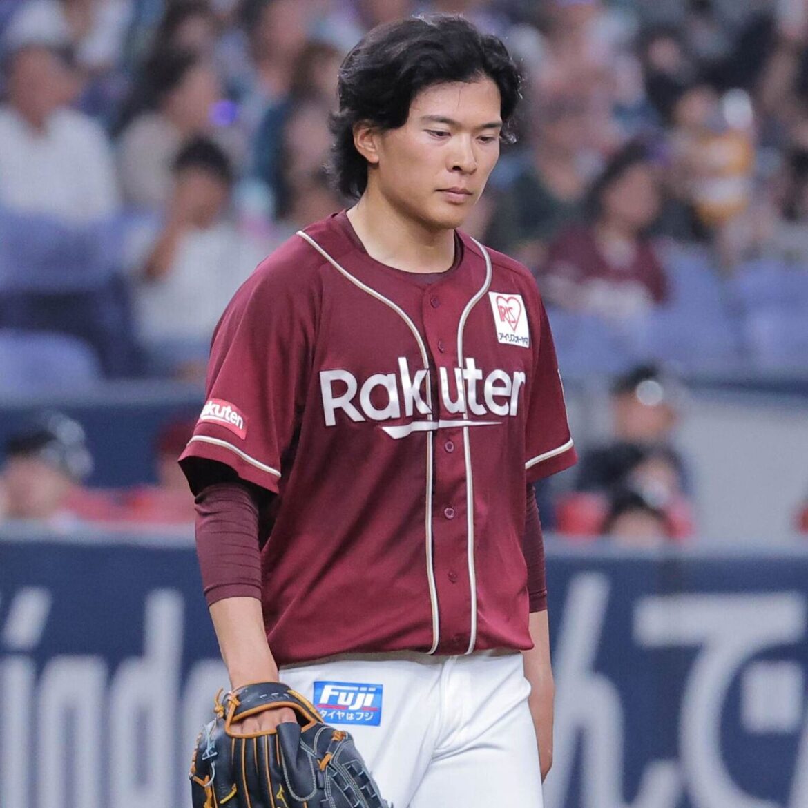 ５回無死一塁、頓宮裕真に左翼へ２ラン本塁打を打たれ、早川隆久は厳しい表情（カメラ・朝田　秀司）