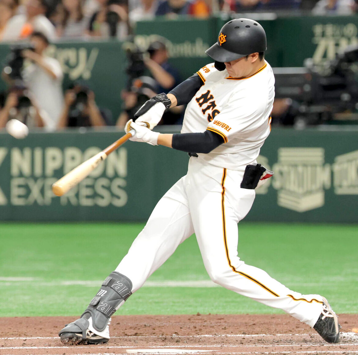 【巨人】5年目・中山礼都のプロ初本塁打で先制に成功!「最高の結果になってよかった」…昨年のCS1号もDeNA戦 – スポーツ報知 2回無死、右越えソロ本塁打を放つ中山礼都(カメラ・今成 良輔)