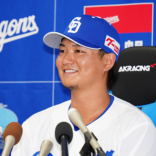 佐藤龍世選手の入団会見