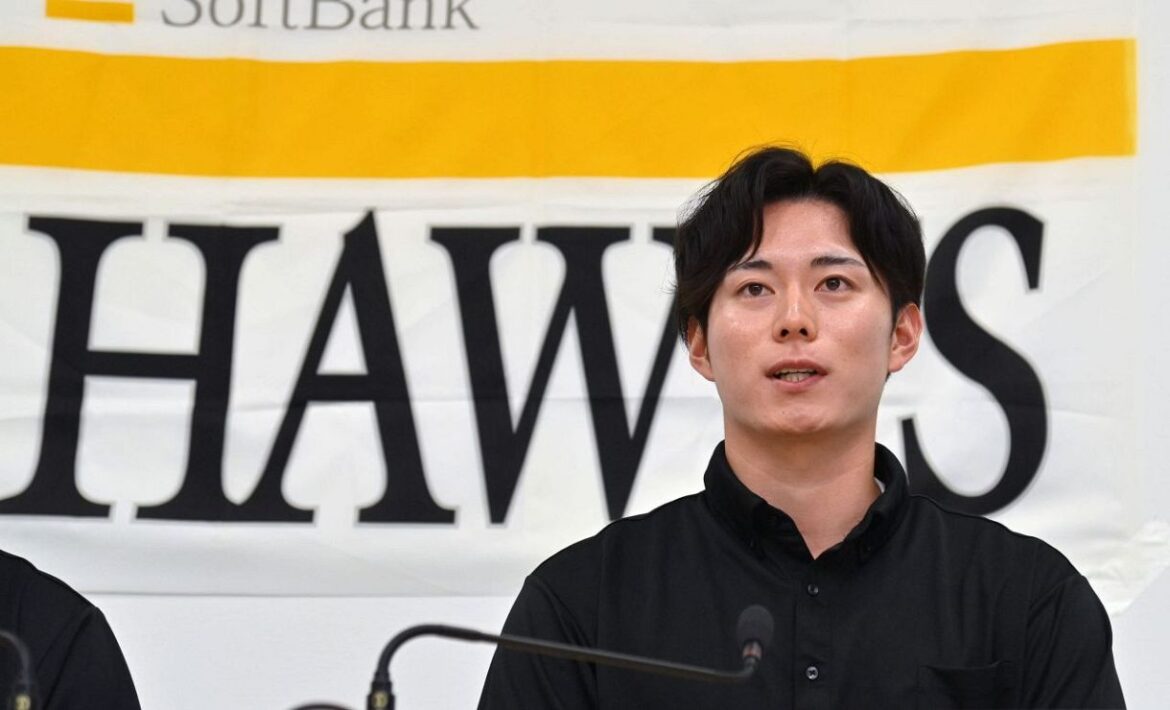 筑後にできる長蛇の列…支配下入りソフトバンク川口冬弥のファンサービスはチーム随一 高校3年間ベンチ外からプロへ「エリートな野球人生じゃないからこそ…」：「おっ！」でつながる地元密着のスポーツ応援メディア 西スポWEB OTTO! - 西スポWEB OTTO!