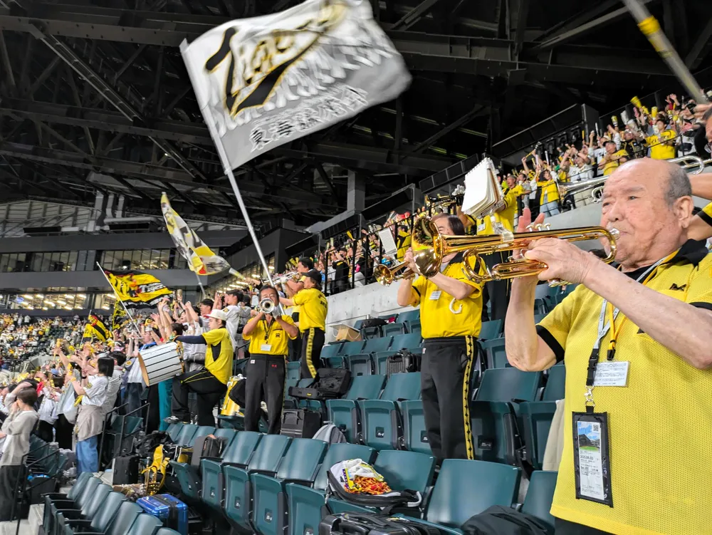 虎がエスコンを埋め尽くす セ・パ交流戦で阪神3連戦 ご当地カレーは完売、グッズ販売に長い列:北海道新聞デジタル – 北海道新聞デジタル 虎がエスコンを埋め尽くす セ・パ交流戦で阪神3連戦 ご当地カレーは完売、グッズ販売に長い列:北海道新聞デジタル - 北海道新聞デジタル