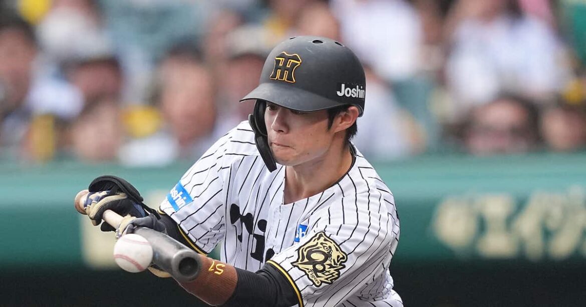 【Monthly　タイガース】中野拓夢「バントからいいリズム」　打って走って守って…両リーグ最多16犠打＆リーグ2位の打率・304　首位虎支える『ザ・2番打者』 - サンスポ