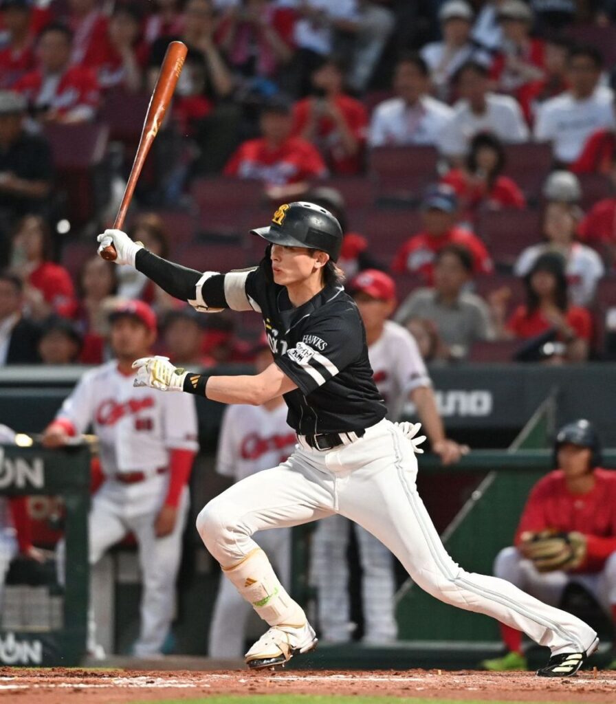 「5の1なので」 ソフトバンク周東佑京、4戦ぶり安打にも不満顔 3割超の高打率も感覚に狂い…2回の左飛に「修正できていない」:「おっ!」でつながる地元密着のスポーツ応援メディア 西スポWEB OTTO! – 西スポWEB OTTO! 「5の1なので」 ソフトバンク周東佑京、4戦ぶり安打にも不満顔 3割超の高打率も感覚に狂い…2回の左飛に「修正できていない」:「おっ!」でつながる地元密着のスポーツ応援メディア 西スポWEB OTTO! - 西スポWEB OTTO!